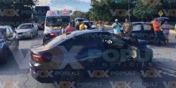 dos automóviles choque Victoria