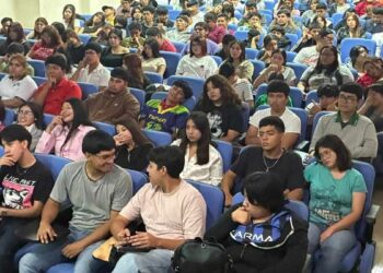 estudiantes de la UTNL Nuevo Laredo