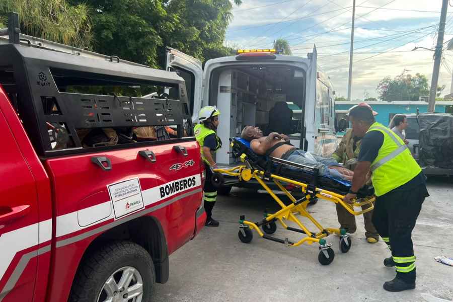 hombre descarga eléctrica en Madero (1)