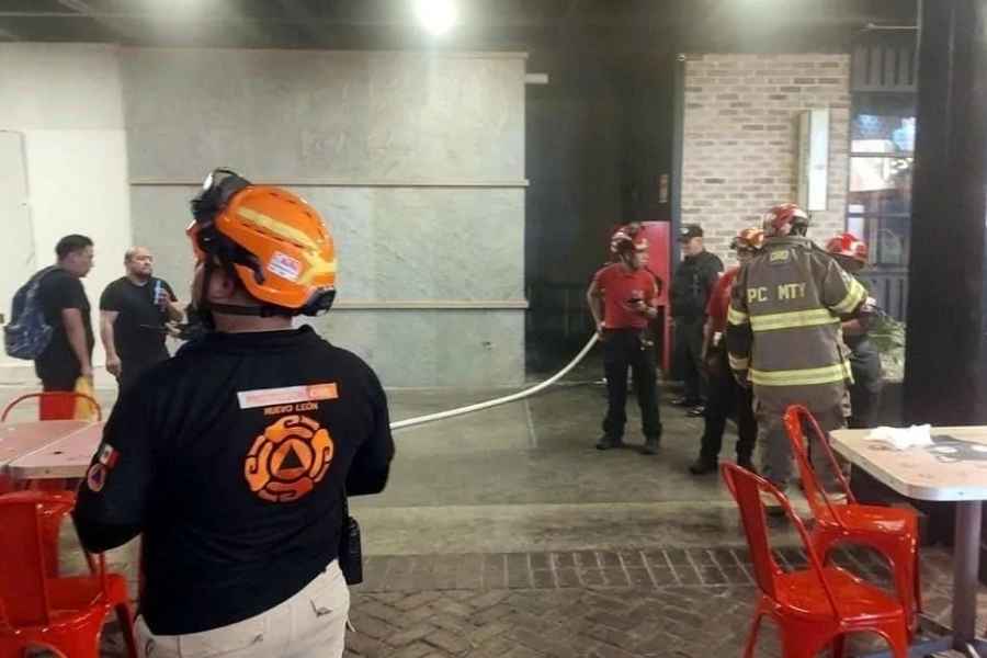 incendio en restaurante Jabalina en Monterrey