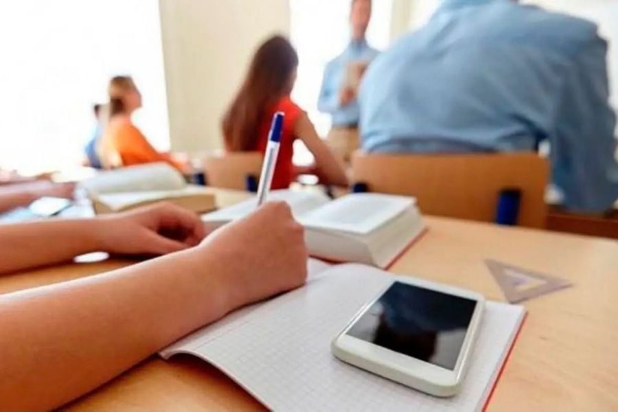 regulación de celulares en escuelas en Tamaulipas