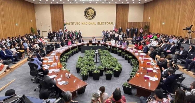 trabajadores secretaria ejecutiva INE